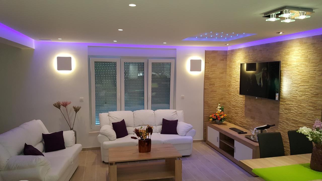 Villa Luxury Star Lights - Heated Pool, Hot Tub, Gym, Billiard *