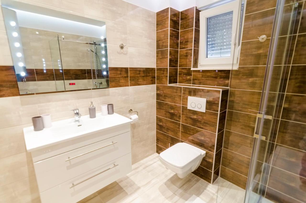 Villa Luxury Star Lights - Heated Pool, Hot Tub, Gym, Billiard Trogir