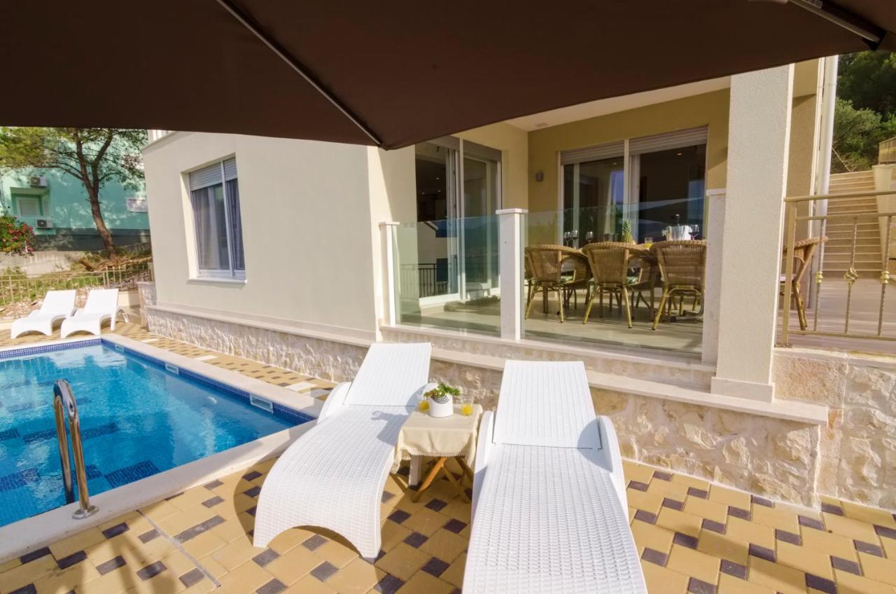 Villa Luxury Star Lights - Heated Pool, Hot Tub, Gym, Billiard *