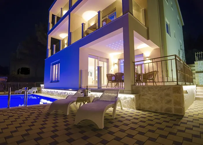 Luxury Villa Star Lights Trogir - Heated Pool, Hot Tub, Gym, Billiard