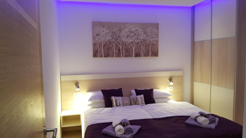 Luxury Star Lights - Heated Pool, Hot Tub, Gym, Billiard Villa