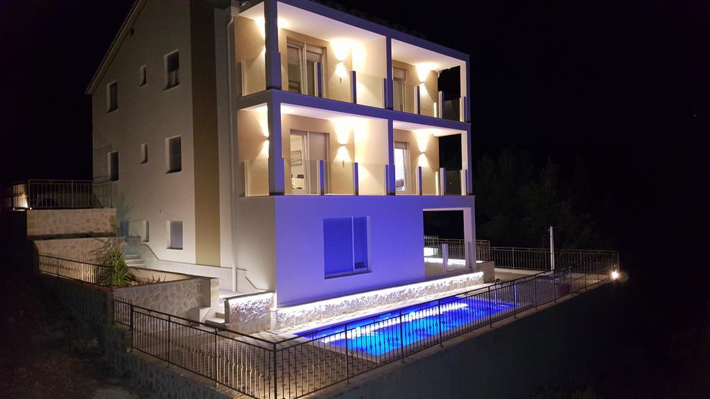 Luxury Star Lights - Heated Pool, Hot Tub, Gym, Billiard