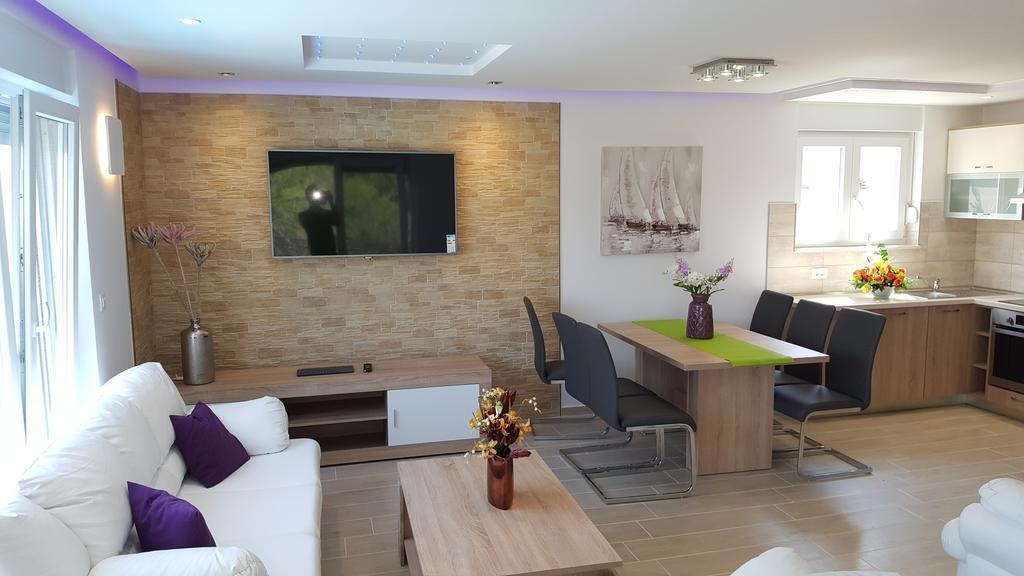 Luxury Star Lights - Heated Pool, Hot Tub, Gym, Billiard Trogir