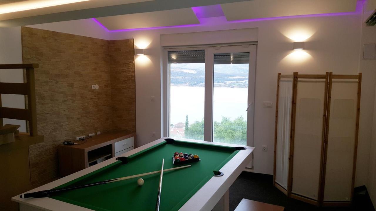 Villa Luxury Star Lights - Heated Pool, Hot Tub, Gym, Billiard Trogir