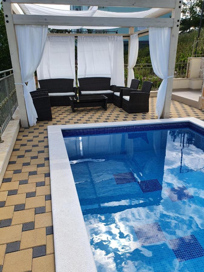 Luxury Star Lights - Heated Pool, Hot Tub, Gym, Billiard *